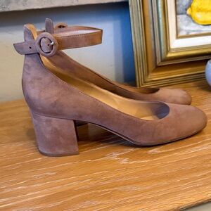 Gianvito Rossi
Suede Pumps
 Cognac Brown Ankle Strap Shoes.
